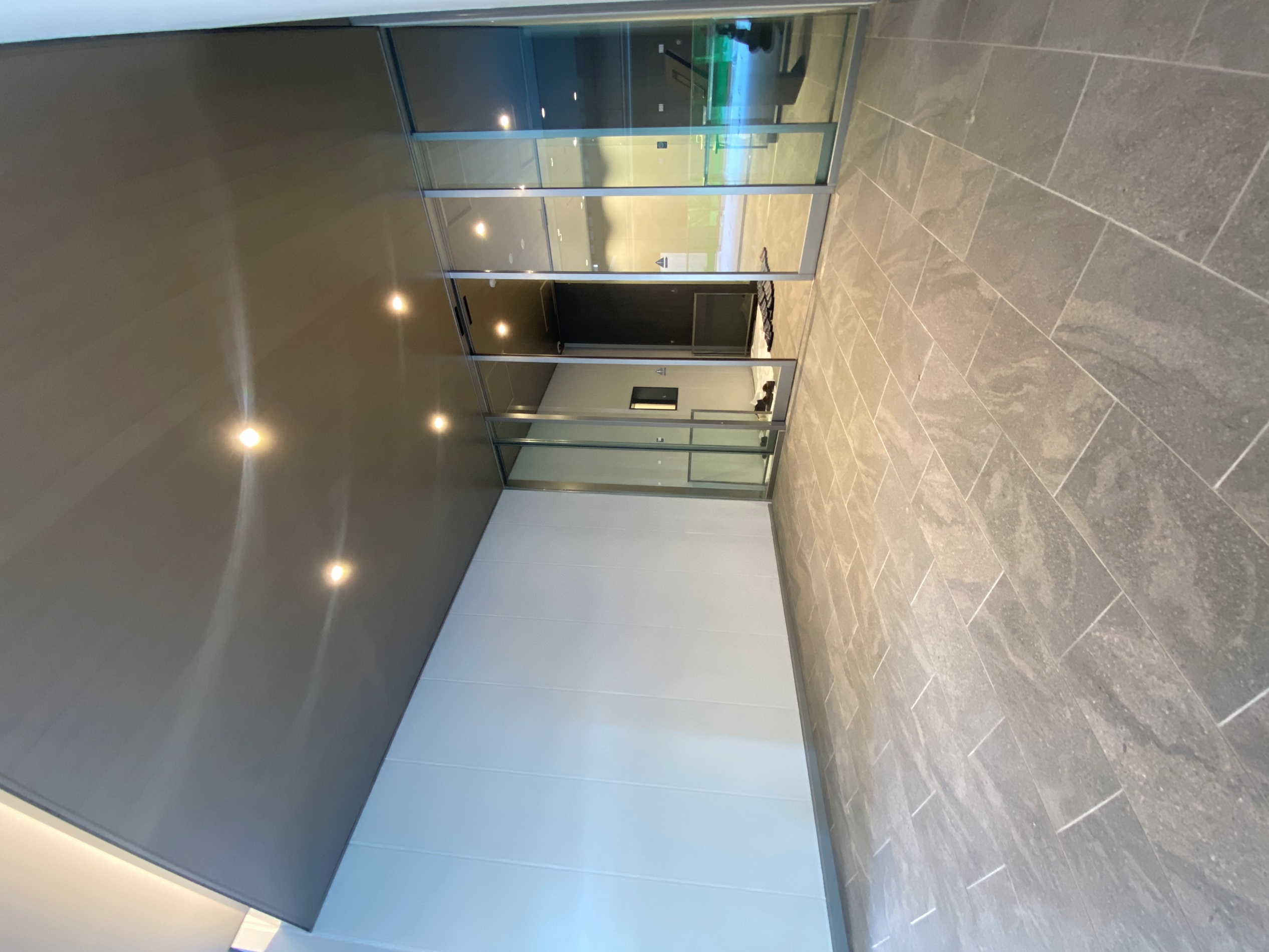 エントランスアプローチの写真